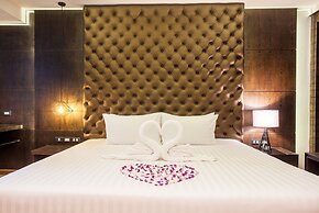 The Glory Gold Hotel