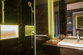 The Glory Gold Hotel