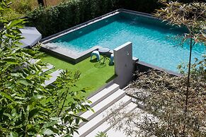 The Glory Gold Hotel