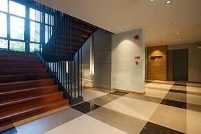 The Glory Gold Hotel