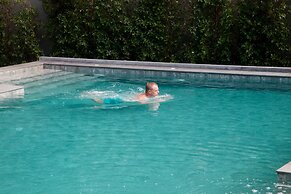 The Glory Gold Hotel