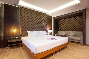 The Glory Gold Hotel