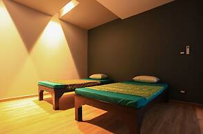 The Glory Gold Hotel