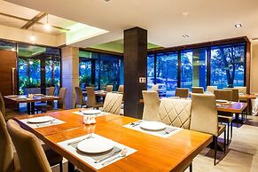 The Glory Gold Hotel