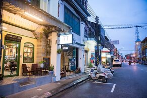 The Neighbors Hostel - Adults Only