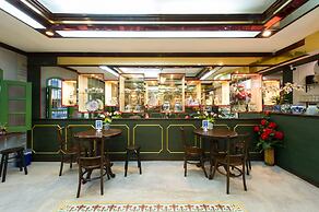 The Neighbors Hostel - Adults Only