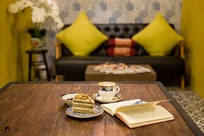 The Neighbors Hostel - Adults Only