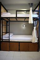 The Neighbors Hostel - Adults Only