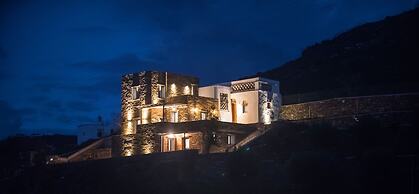 Tinos Pegion House