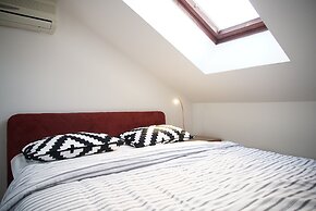 Attic Flat With Amazing Terrace