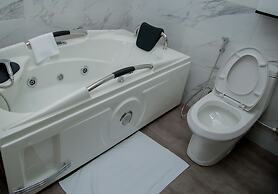 Maxbe Continental Hotel