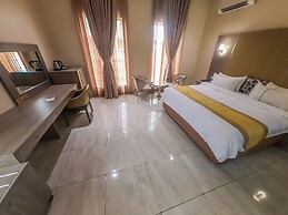 Maxbe Continental Hotel