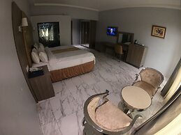 Maxbe Continental Hotel