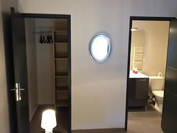 Demeure et Dependance