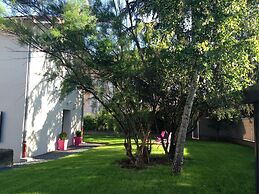 Demeure et Dependance