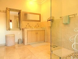 African Palm Cottage