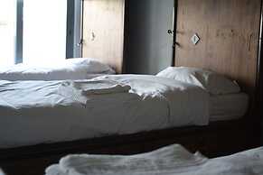 N1 Hostel Apartments & Suites