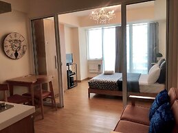 Azure Rio West Wave Pool 1 Bedroom near Airport