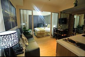 Azure Rio West Wave Pool 1 Bedroom near Airport