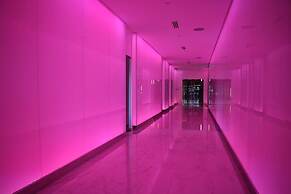 Azure Rio West Wave Pool 1 Bedroom near Airport