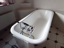 Jaylets Budget Leicester