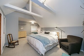 Hyde Park Family Retreat