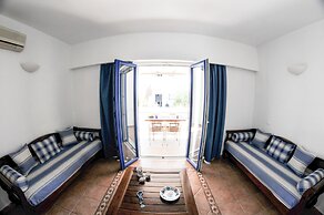 Katikies Studios & Apartments