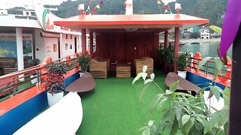 Cat Ba Sisters Legend Cruise