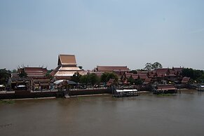 Ayutthaya River View Hotel