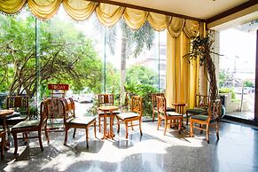 Ayutthaya River View Hotel