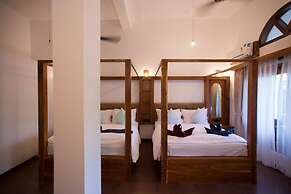 Dunhill Beach Resort