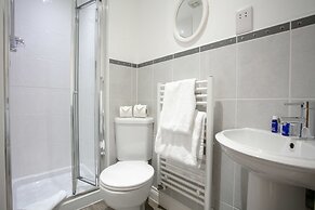 Elms Way - Donnini Apartments