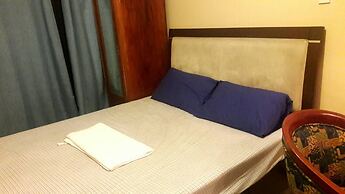 Migz N Tons Place at Cypress Towers