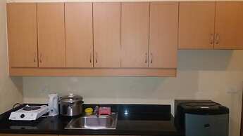 Migz N Tons Place at Cypress Towers