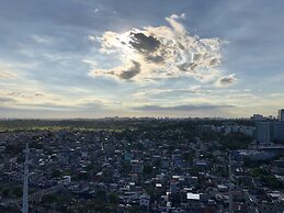 Migz N Tons Place at Cypress Towers