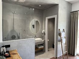 Armeno Resort and Armeno Annex