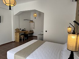 Armeno Resort and Armeno Annex