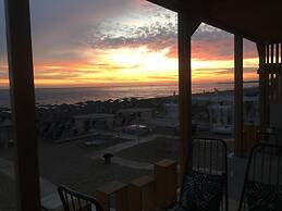 Armeno Resort and Armeno Annex