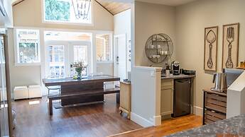 Kelowna Bed and Breakfast