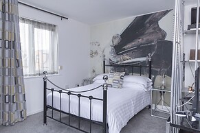 River Court Apartments LETS