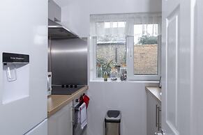 River Court Apartments LETS