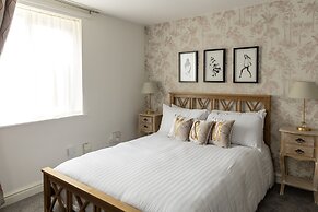 River Court Apartments LETS