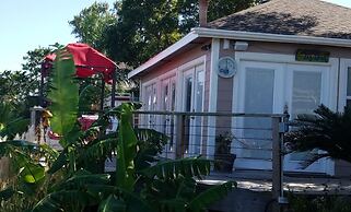 Come Friday Cottages on the Bay