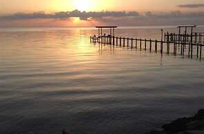 Come Friday Cottages on the Bay