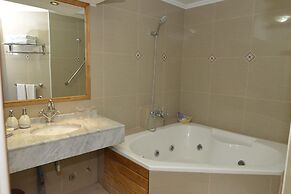 Howard Johnson by Wyndham Rinconada de Los Andes