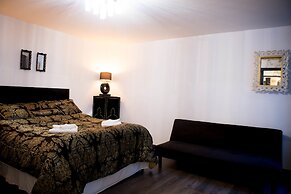 Luxury Executive Serviced Apartment