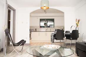 Luxury Executive Serviced Apartment