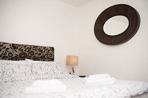 Luxury Executive Serviced Apartment