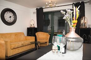 Luxury Executive Serviced Apartment