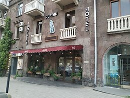 Baxos Hotel